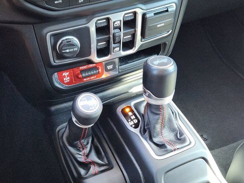 Used 2020 Jeep Wrangler Unlimited Rubicon AWD/4WD image 19