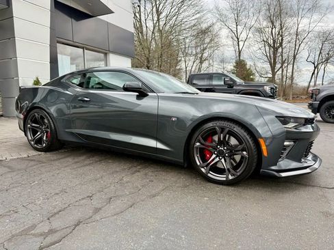 Used 2018 Chevrolet Camaro SS image 8
