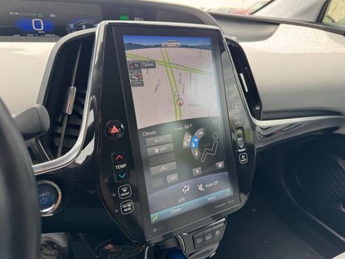Used 2022 Toyota Prius Prime XLE FWD image 13