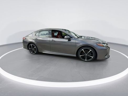 Used 2019 Toyota Camry XSE image 9