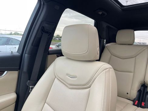 Used 2017 Cadillac XT5 Luxury w/ Driver Awareness Package FWD image 43