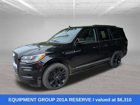 Used 2023 Lincoln Navigator Reserve AWD/4WD image 4