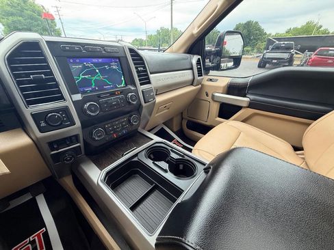 Used 2021 Ford F250 Lariat w/ Lariat Value Package AWD/4WD image 33