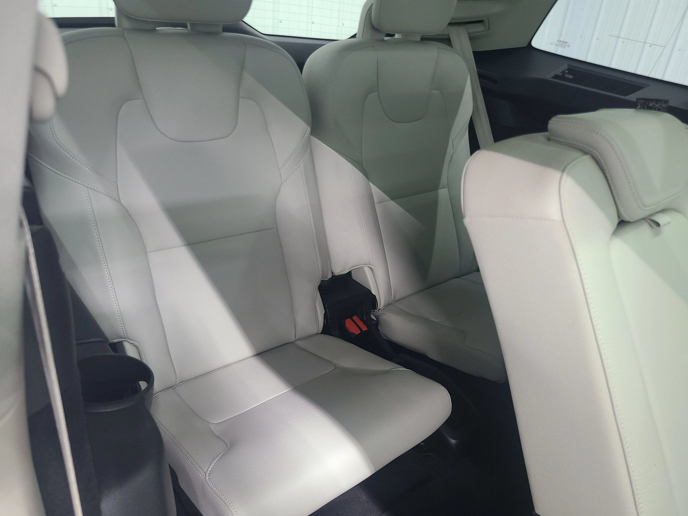 Used 2020 Volvo XC90 T6 Momentum AWD/4WD image 37
