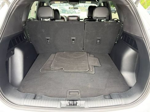 Used 2024 Ford Escape ST-Line w/ Tech Pack #1 FWD image 40