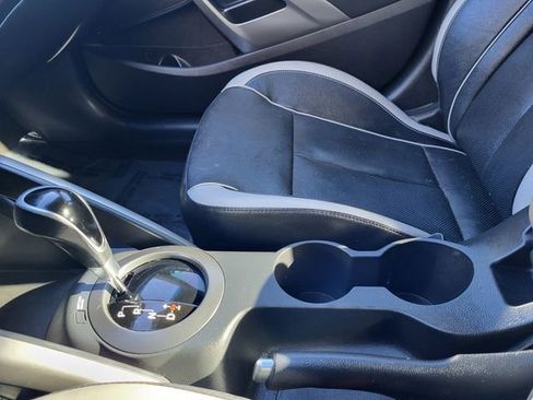 Used 2013 Hyundai Veloster Turbo image 24