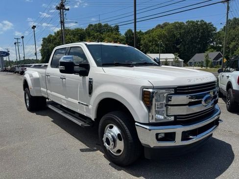 Used 2019 Ford F350 Lariat w/ Lariat Ultimate Package AWD/4WD image 3