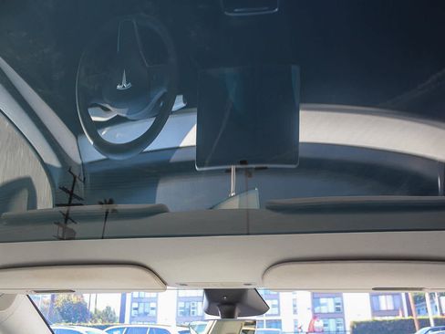 Used 2025 Tesla Model Y Long Range RWD image 14