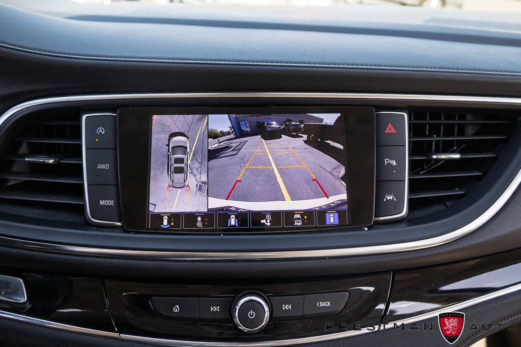 Used 2023 Buick Enclave Avenir w/ Avenir Technology Package AWD/4WD image 32