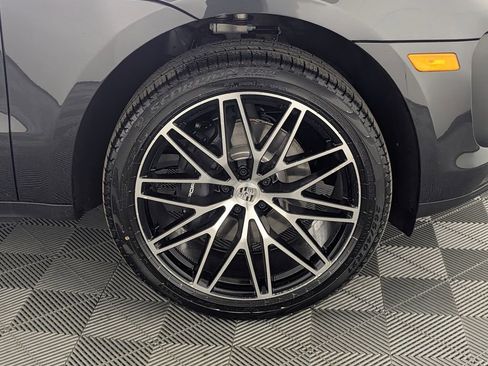 New 2026 Porsche Macan image 13