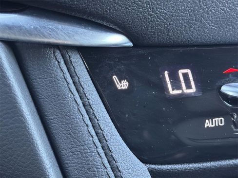 Used 2025 Cadillac XT5 Premium Luxury image 19