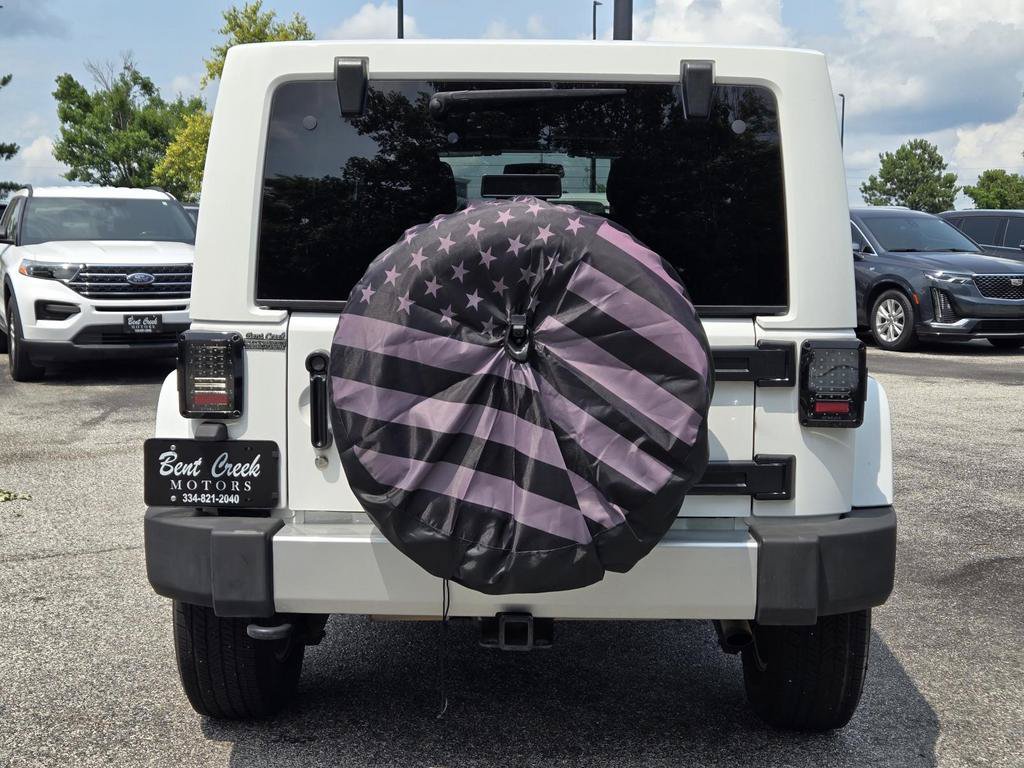 Used 2012 Jeep Wrangler Unlimited Sahara w/ Connectivity Group AWD/4WD image 8