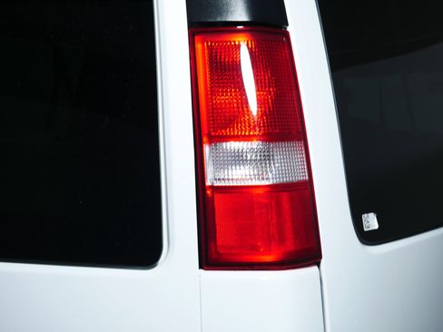 Used 2025 Chevrolet Express 3500 LT w/ LT Preferred Equipment Group RWD image 17