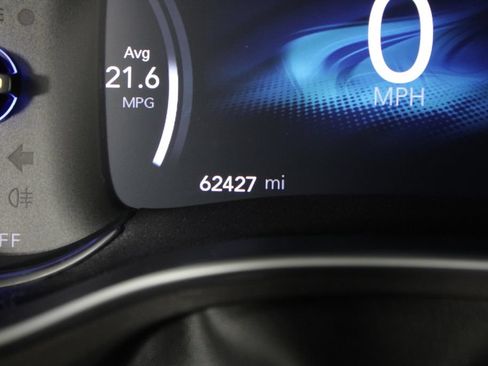 Used 2018 Chrysler Pacifica Limited w/ Advanced Safetytec Group FWD image 27