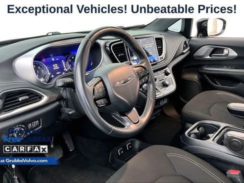 Used 2021 Chrysler Pacifica Touring w/ S Appearance Package FWD image 13
