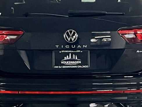 Used 2024 Volkswagen Tiguan SE R-Line image 34