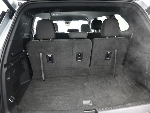 Used 2025 GMC Acadia Elevation image 23