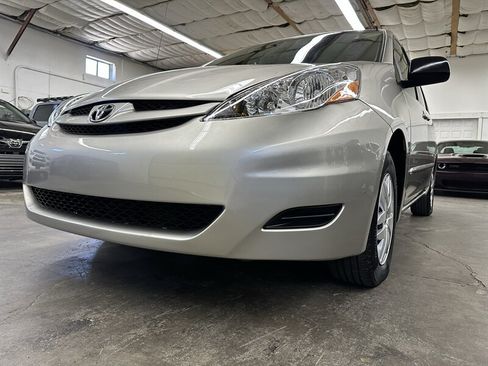 Used 2007 Toyota Sienna LE FWD image 32