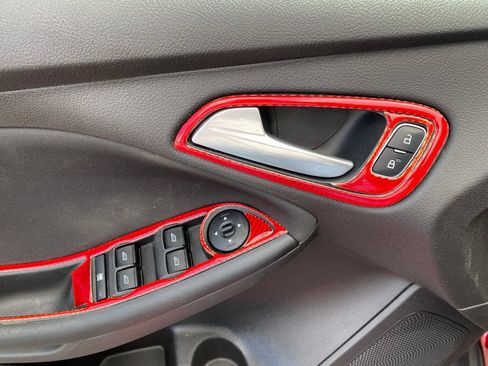 Used 2017 Ford Focus SE FWD image 10