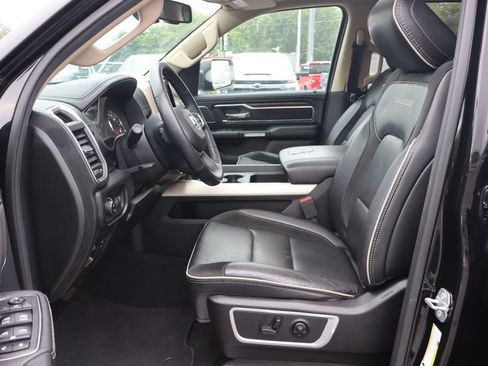 Used 2019 RAM 1500 Laramie AWD/4WD image 4