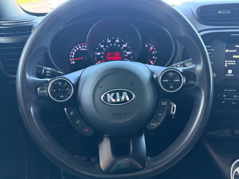 Used 2018 Kia Soul + FWD image 27