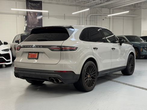 Used 2021 Porsche Cayenne S w/ Premium Package Plus AWD/4WD image 2