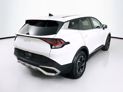 Used 2025 Kia Sportage LX image 9
