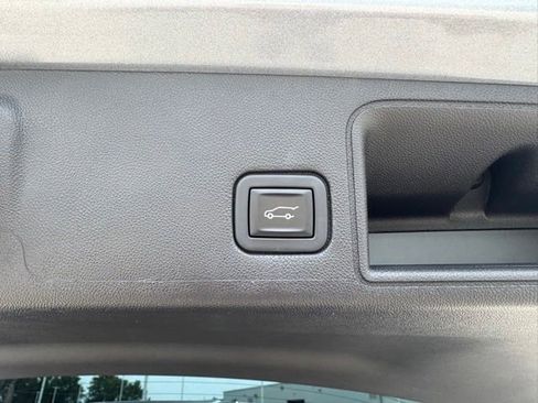 Certified 2023 GMC Terrain SLE w/ Driver Convenience Package AWD/4WD image 22