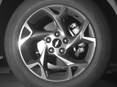 Used 2025 Chevrolet Trax LT FWD image 13