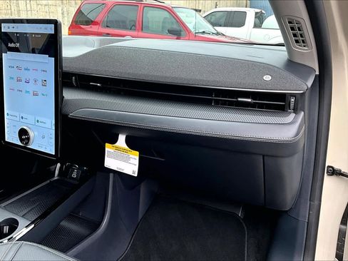 Used 2025 Ford Mustang Mach-E Premium image 18