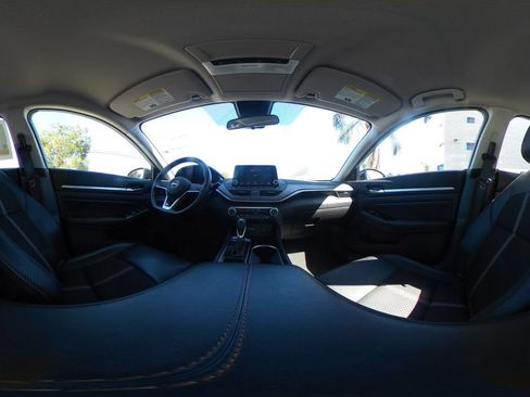 Used 2025 Nissan Altima 2.5 SR FWD image 43
