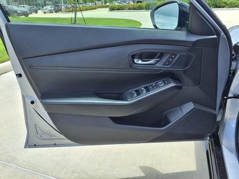 Used 2023 Honda Accord Sport image 12