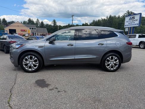 Used 2020 Buick Enclave Avenir w/ Avenir Technology Package AWD/4WD image 2