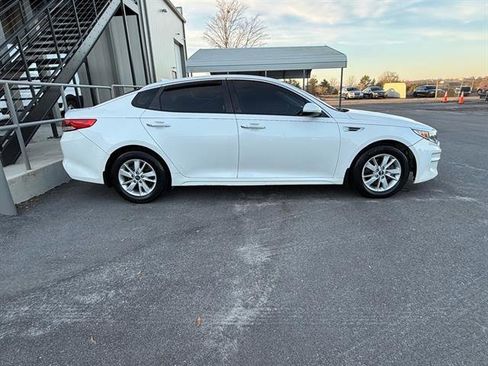 Used 2016 Kia Optima LX image 2