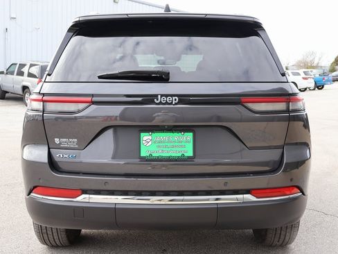 Used 2023 Jeep Grand Cherokee 4WD 4xe image 4
