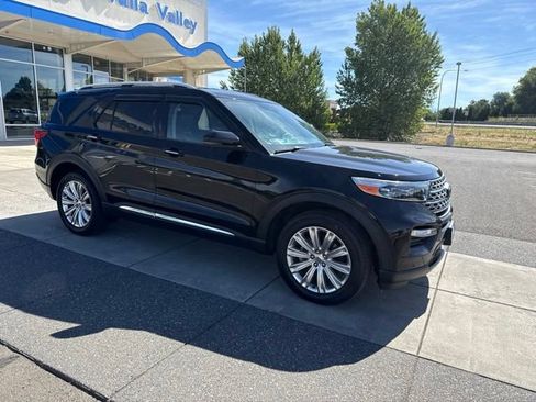 Used 2022 Ford Explorer Limited w/ Equipment Group 301A AWD/4WD image 2