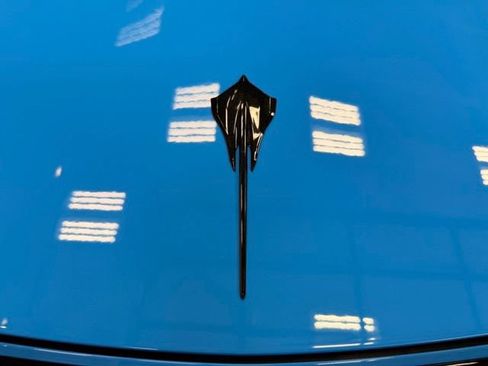 Used 2024 Chevrolet Corvette Stingray Premium Cpe w/ Body-Color Dual Roof Package RWD image 10
