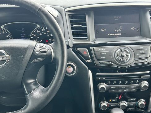 Certified 2020 Nissan Pathfinder SV image 14