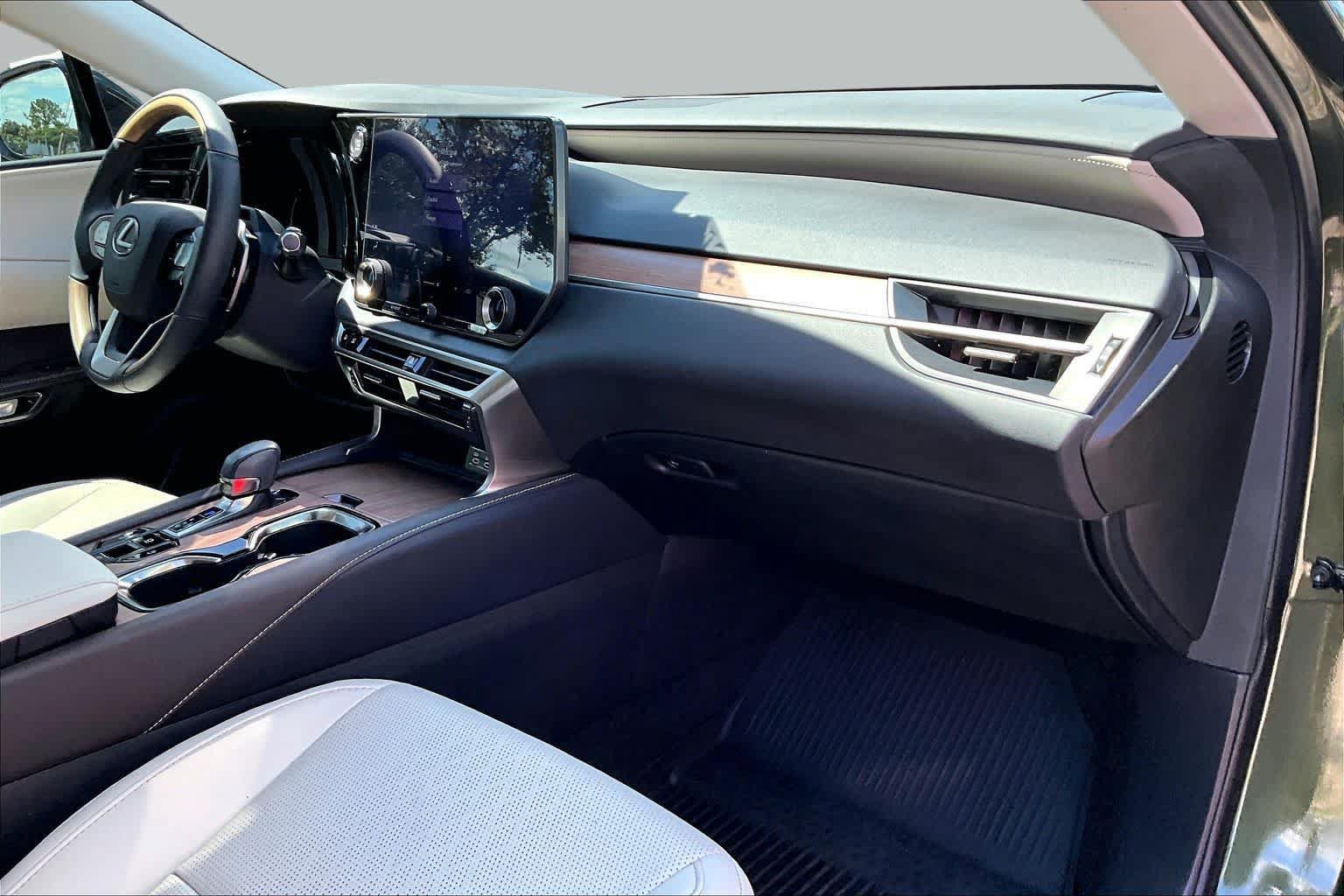 Used 2023 Lexus RX 350 Premium Plus w/ Cold Area Package FWD image 19