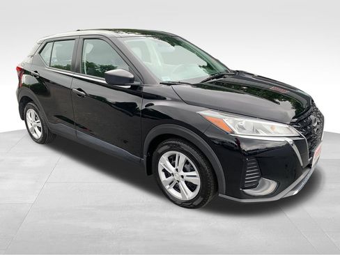 Used 2022 Nissan Kicks S FWD image 7