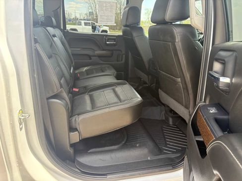 Used 2019 GMC Sierra 2500 Denali w/ Duramax Plus Package AWD/4WD image 11