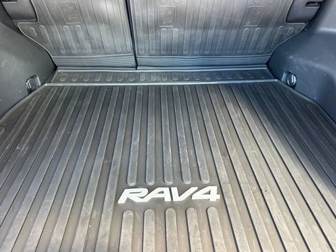 Used 2025 Toyota RAV4 XLE AWD/4WD image 18
