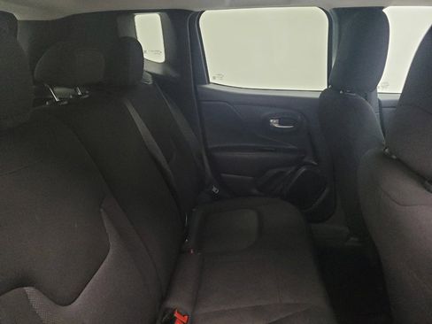 Used 2023 Jeep Renegade Latitude AWD/4WD image 19