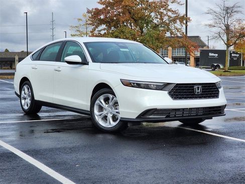 Used 2025 Honda Accord LX image 2
