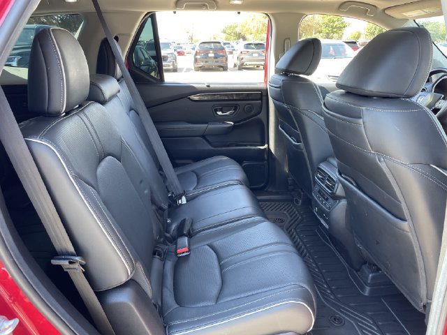 Used 2025 Honda Pilot Elite image 29