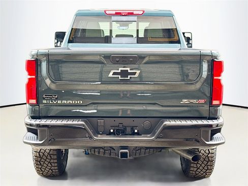 Certified 2025 Chevrolet Silverado 2500 ZR2 w/ Technology Package image 5
