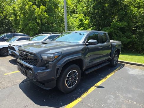 Used 2024 Toyota Tacoma TRD Sport AWD/4WD image 1