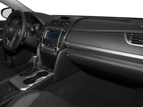 Used 2014 Toyota Camry LE FWD image 19