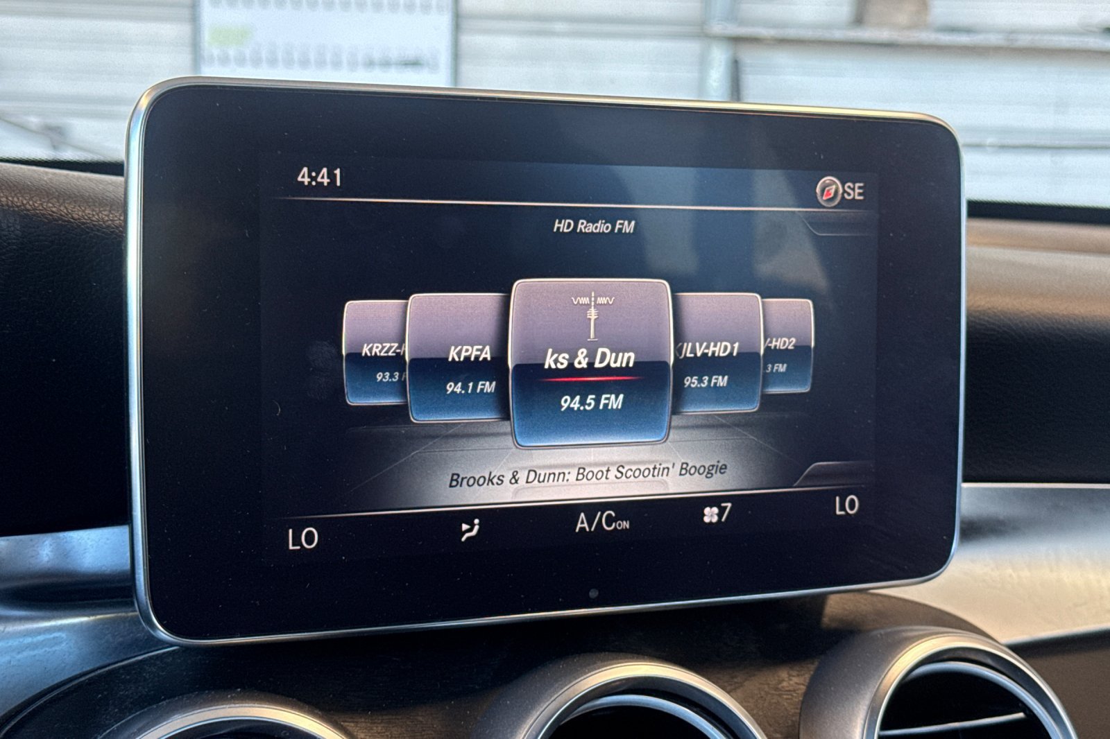 Used 2018 Mercedes-Benz GLC 350e 4MATIC image 23