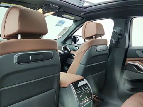 Used 2025 BMW X6 M60i image 30